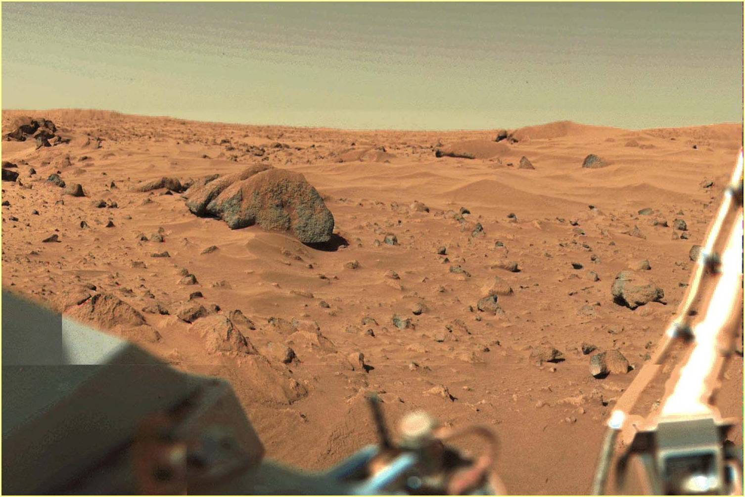 Кто живет на марсе. Планета Марс и марсиане. Марс Планета жизнь. Марс Планета жизнь на Марсе. Марс Живая Планета.