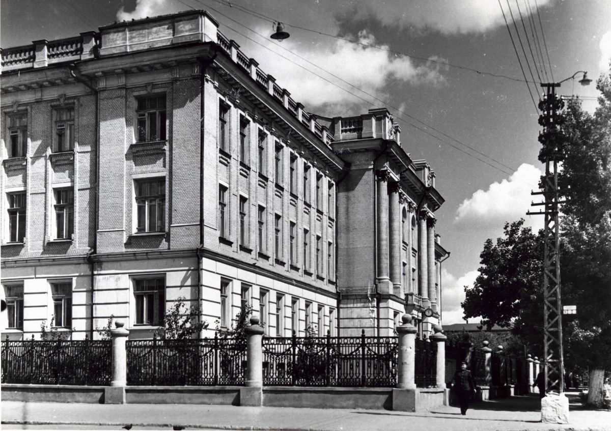 5 корпус СГУ 1972 год